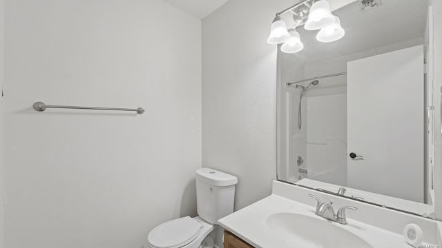 2221 Michigan, New Braunfels, TX 78130