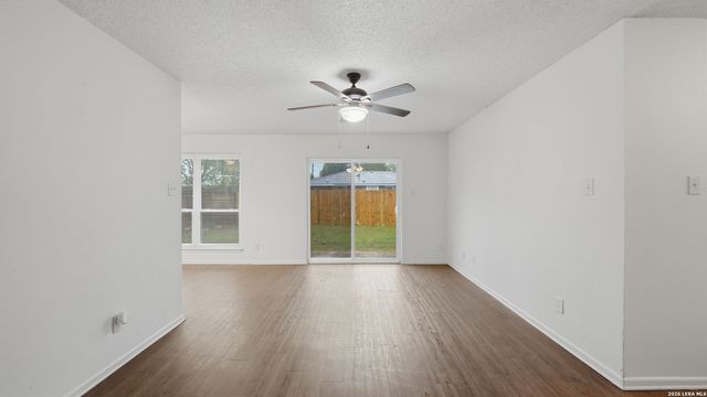 2221 Michigan, New Braunfels, TX 78130