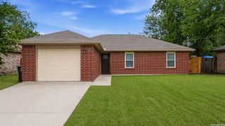 2221 Michigan, New Braunfels, TX 78130