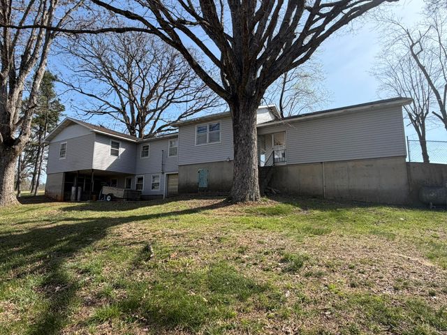 9931 State Route 17, West Plains, MO 65775