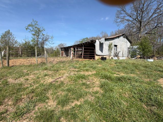 9931 State Route 17, West Plains, MO 65775