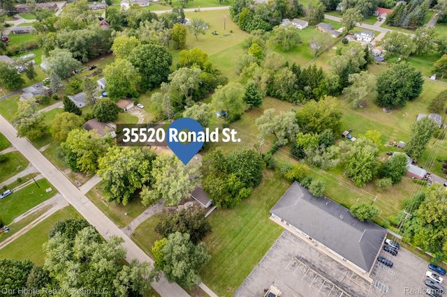35520 Ronald Street, Romulus, MI 48174