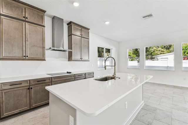 3113 W NASSAU STREET, Tampa, FL 33607