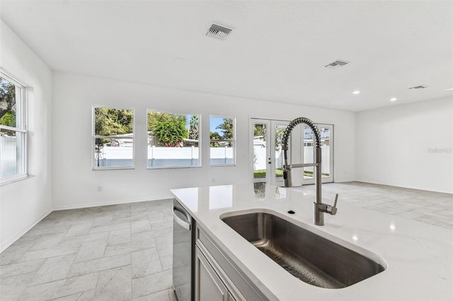 3113 W NASSAU STREET, Tampa, FL 33607