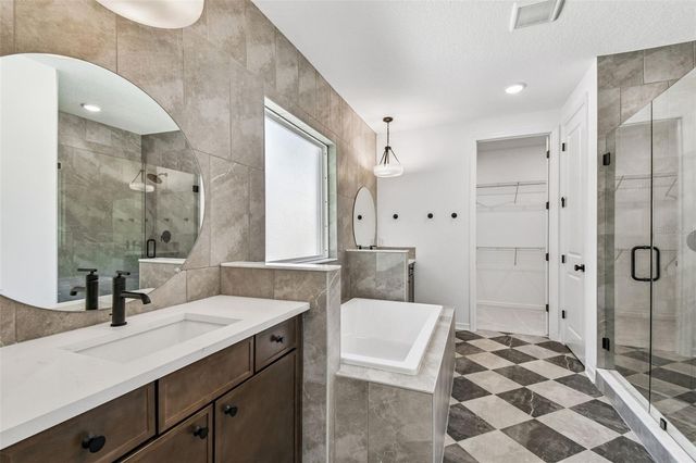 3113 W NASSAU STREET, Tampa, FL 33607