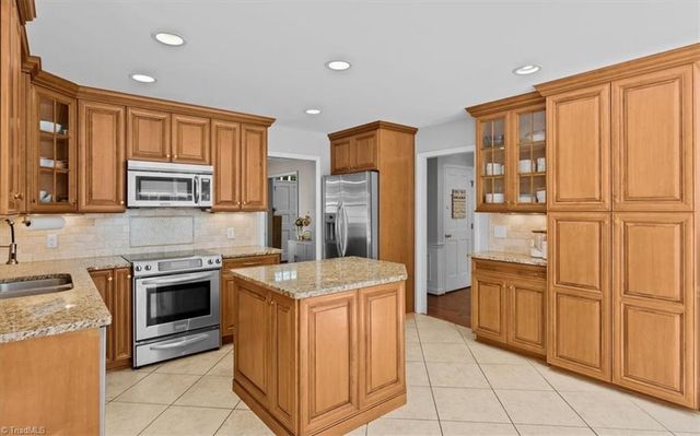 1412 Trailwood Lane, Kernersville, NC 27284