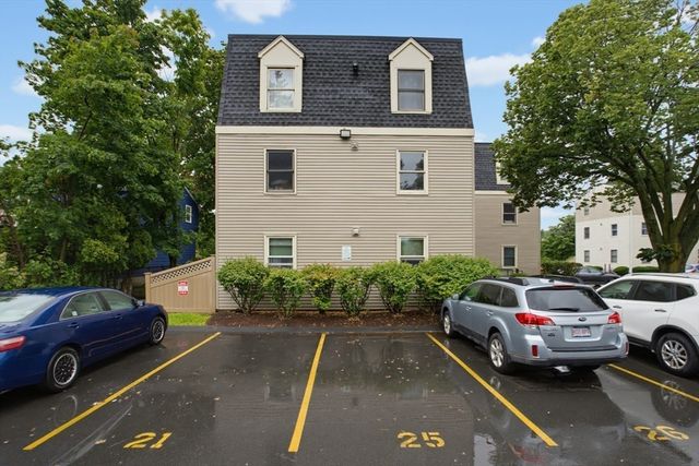 45 Cross St 21, Medford, MA 02155