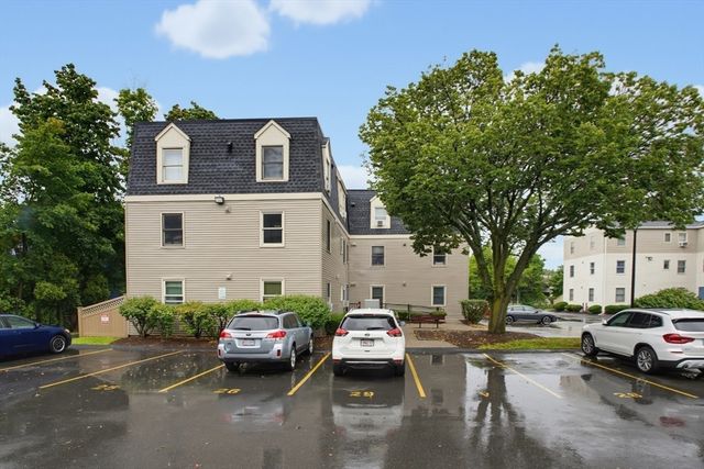 45 Cross St 21, Medford, MA 02155