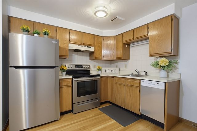 45 Cross St 21, Medford, MA 02155