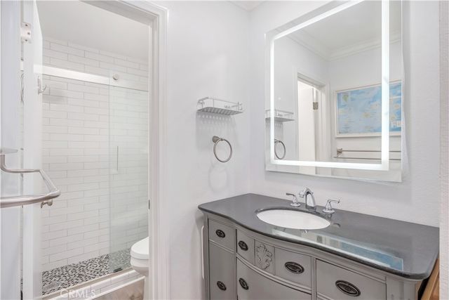 5257 Radford Avenue 208, Valley Village, CA 91607
