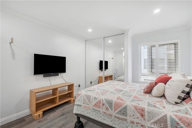 5257 Radford Avenue 208, Valley Village, CA 91607