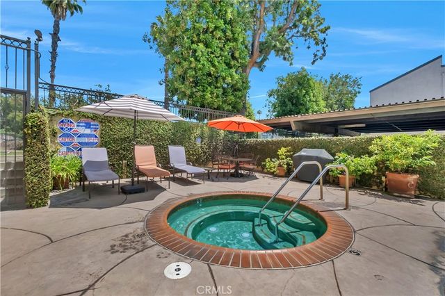 5257 Radford Avenue 208, Valley Village, CA 91607