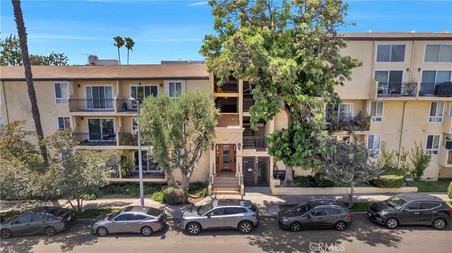 5257 Radford Avenue 208, Valley Village, CA 91607