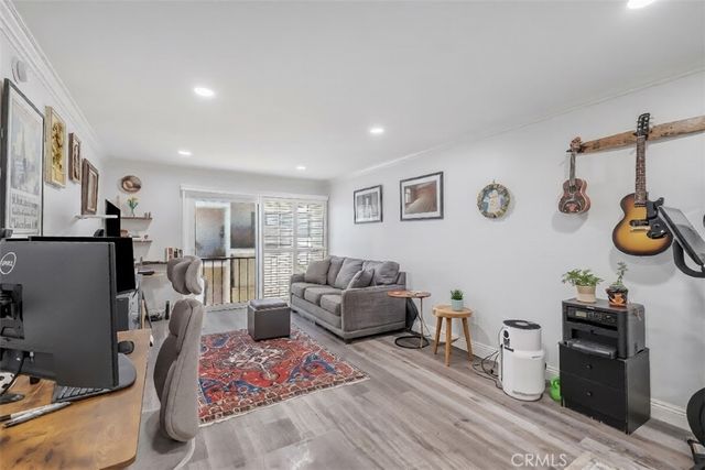 5257 Radford Avenue 208, Valley Village, CA 91607