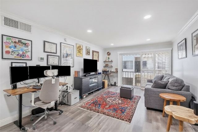 5257 Radford Avenue 208, Valley Village, CA 91607
