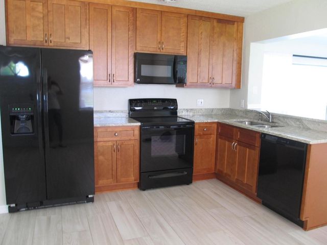 3900 12TH STREET NE, St Petersburg, FL 33703