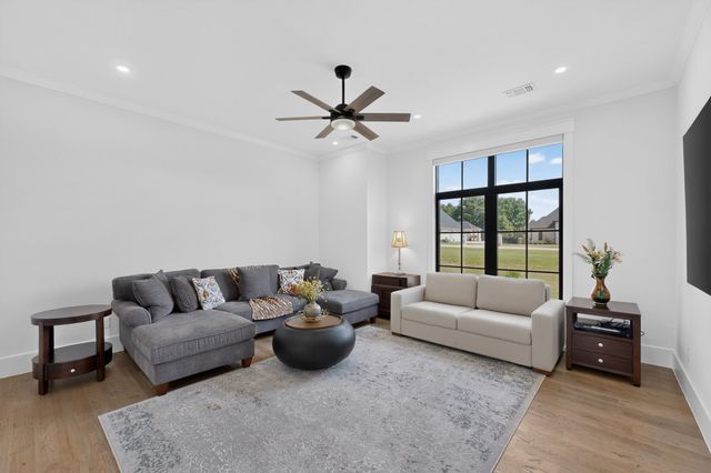 413 Charlie Joseph Drive, Van Alstyne, TX 75495