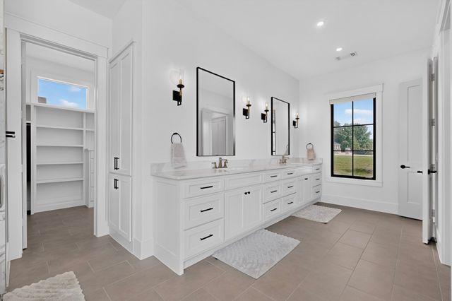 413 Charlie Joseph Drive, Van Alstyne, TX 75495