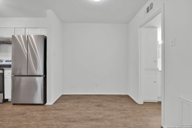 600 Gentleman Rd Apt 4, Balcones Heights, TX 78201