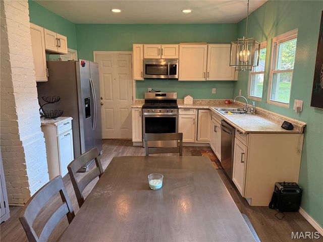 1109 HARRISON Street, Alton, IL 62002