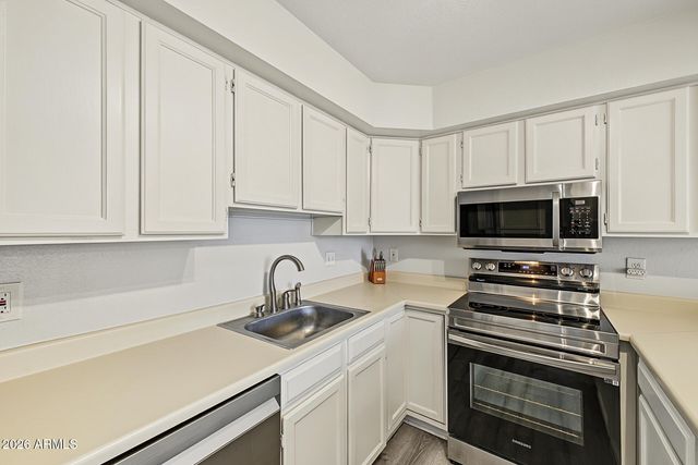 2121 S PENNINGTON -- 8, Mesa, AZ 85202