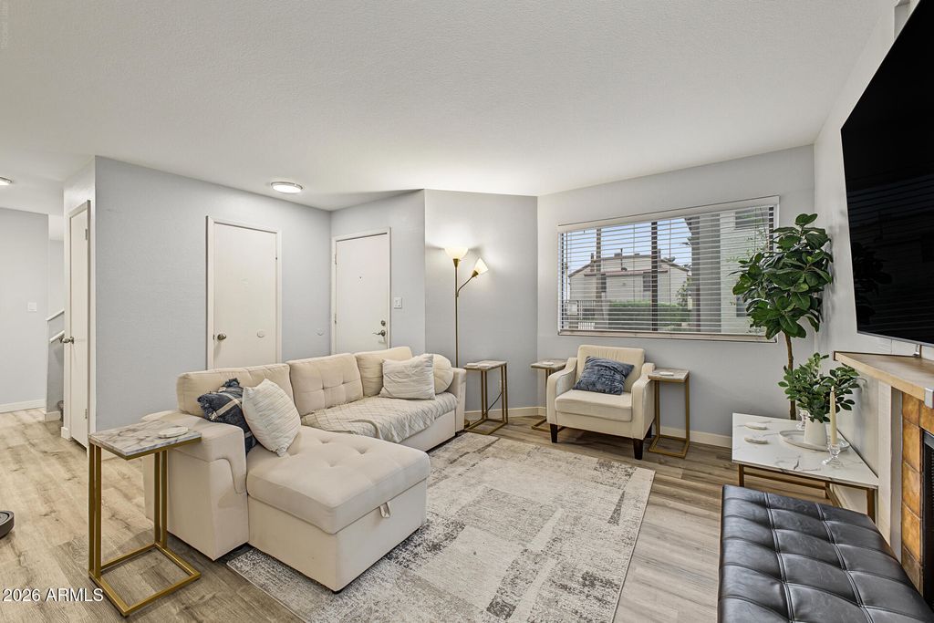 2121 S PENNINGTON -- 8, Mesa, AZ 85202