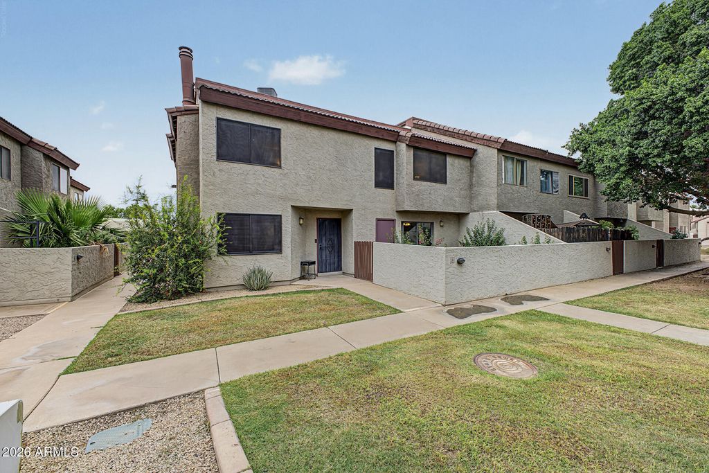 2121 S PENNINGTON -- 8, Mesa, AZ 85202 — photo 2