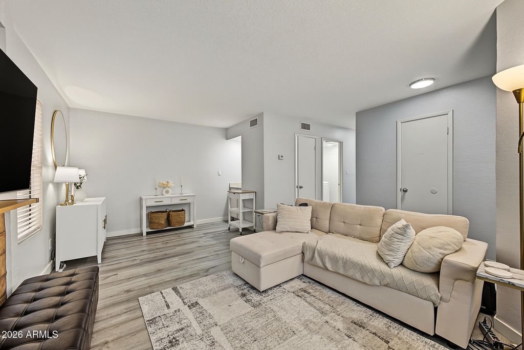 2121 S PENNINGTON -- 8, Mesa, AZ 85202 — photo 3