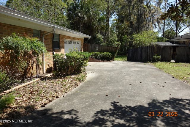 2112 BETA Court, Orange Park, FL 32073