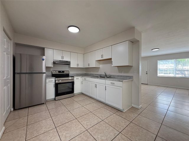 6104 SW 12TH PLACE, Gainesville, FL 32607