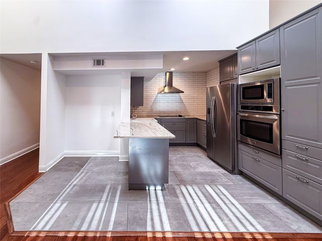 7450 Holly Hill Drive 103, Dallas, TX 75231