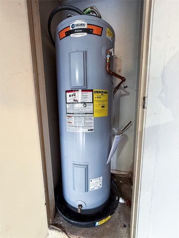 7450 Holly Hill Drive 103, Dallas, TX 75231