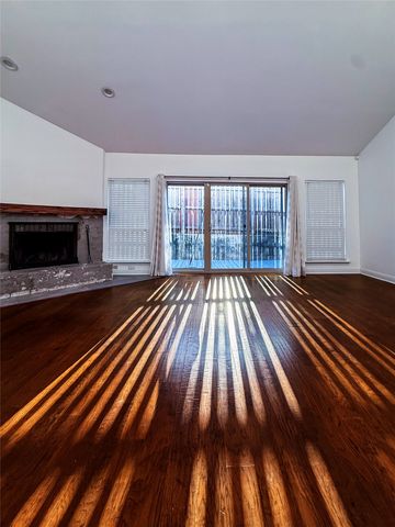 7450 Holly Hill Drive 103, Dallas, TX 75231