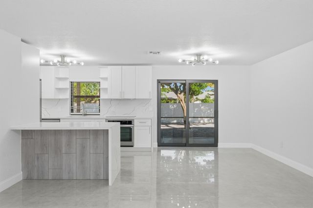 22390 SW 66th Avenue, Boca Raton, FL 33428