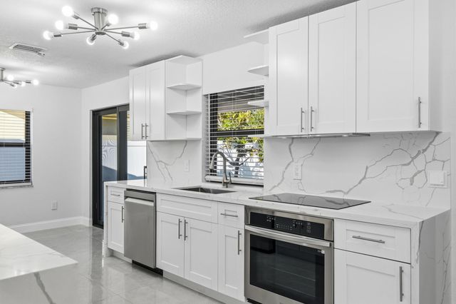 22390 SW 66th Avenue, Boca Raton, FL 33428