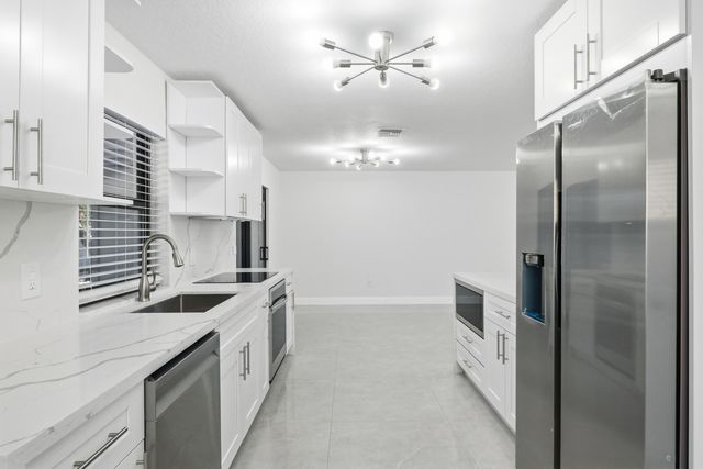 22390 SW 66th Avenue, Boca Raton, FL 33428