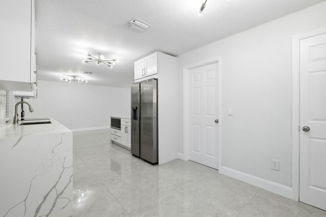 22390 SW 66th Avenue, Boca Raton, FL 33428