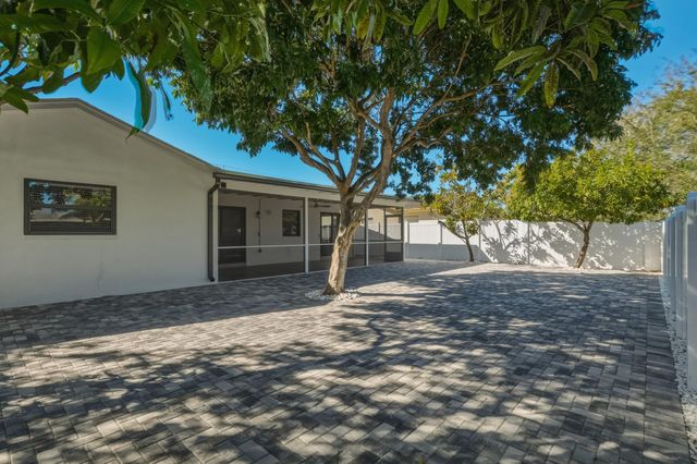 22390 SW 66th Avenue, Boca Raton, FL 33428
