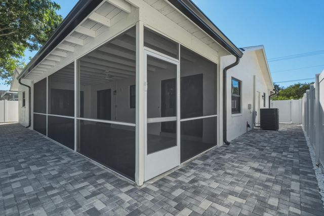 22390 SW 66th Avenue, Boca Raton, FL 33428