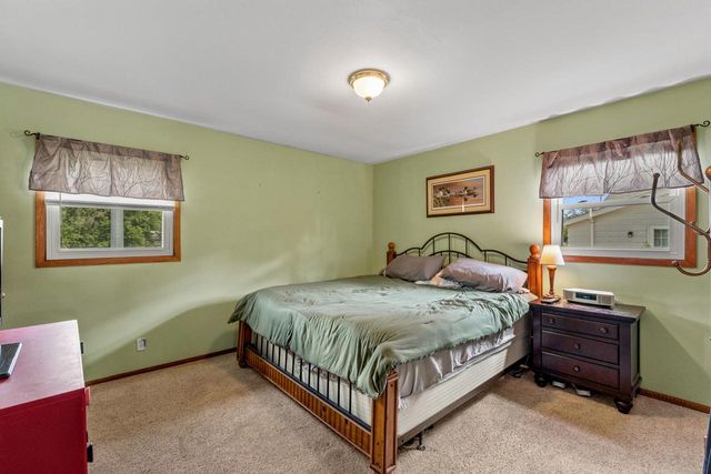 624 Deer Pass ROAD, Saukville, WI 53080