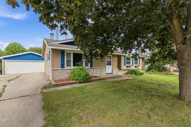624 Deer Pass ROAD, Saukville, WI 53080