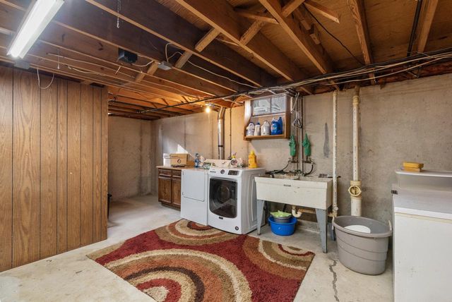 624 Deer Pass ROAD, Saukville, WI 53080