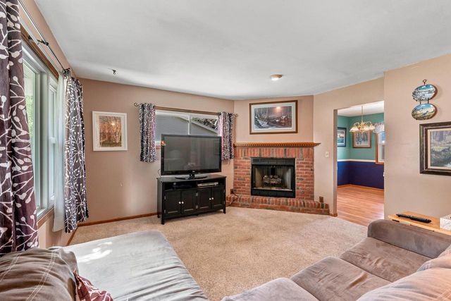 624 Deer Pass ROAD, Saukville, WI 53080
