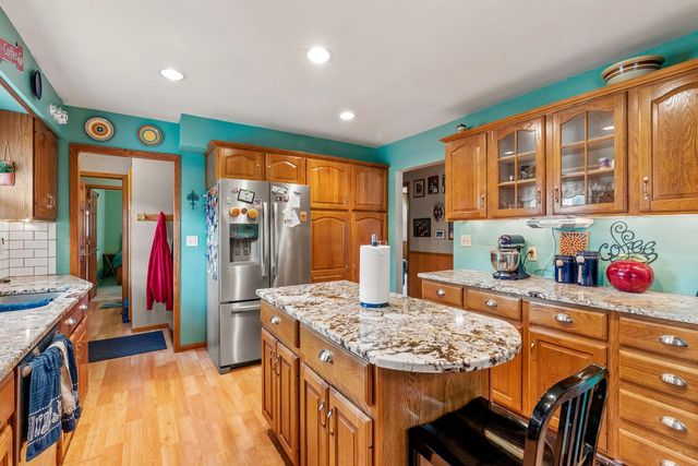 624 Deer Pass ROAD, Saukville, WI 53080