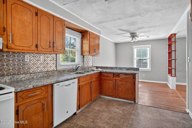 6701 Murrayville Road, Wilmington, NC 28411