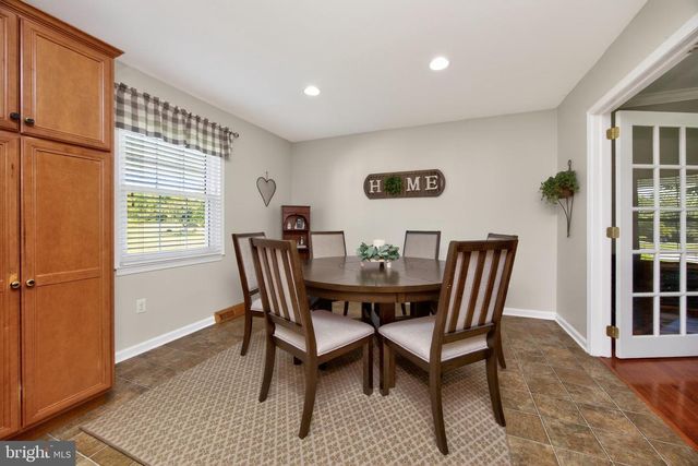2 REVERE LN, Glenmoore, PA 19343