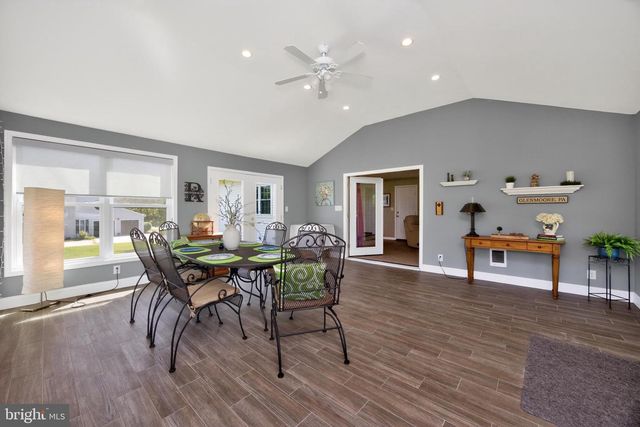 2 REVERE LN, Glenmoore, PA 19343