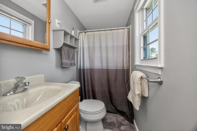 2 REVERE LN, Glenmoore, PA 19343