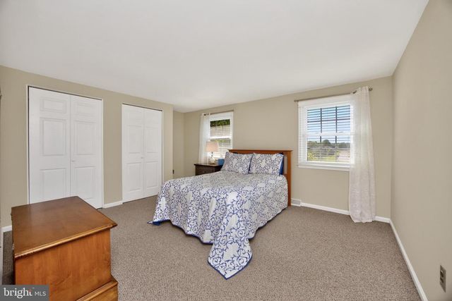 2 REVERE LN, Glenmoore, PA 19343