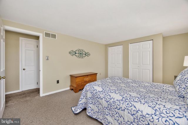 2 REVERE LN, Glenmoore, PA 19343